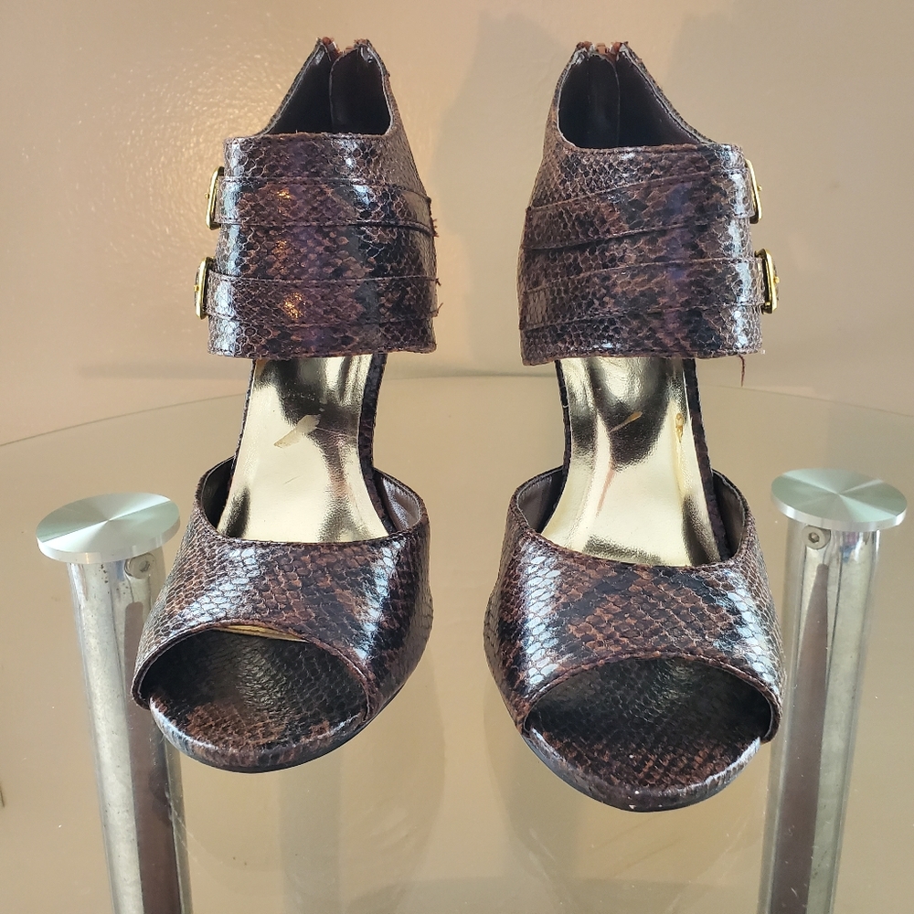 Heels - Picture 6 of 6